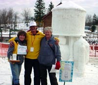 Copy of 3rd place-Daisy, & Kent, with CEO MR.jpg (54026 bytes)